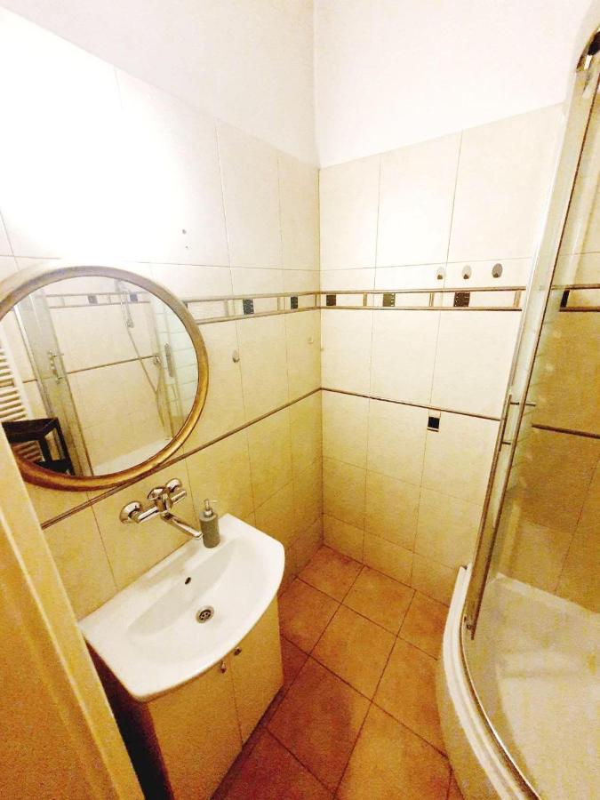 Main Square Rooms Красков Екстериор снимка